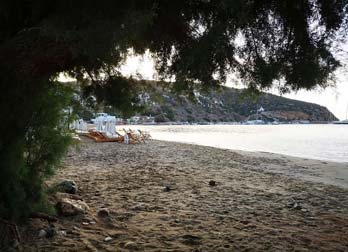 Η παραλία Πλατύς Γιαλός στη Σίφνο